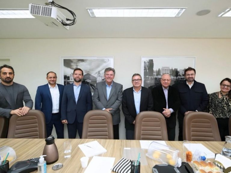 Diretoria do Sindeprestem em reunião estratégica sobre terceirização de serviços com lideranças do setor